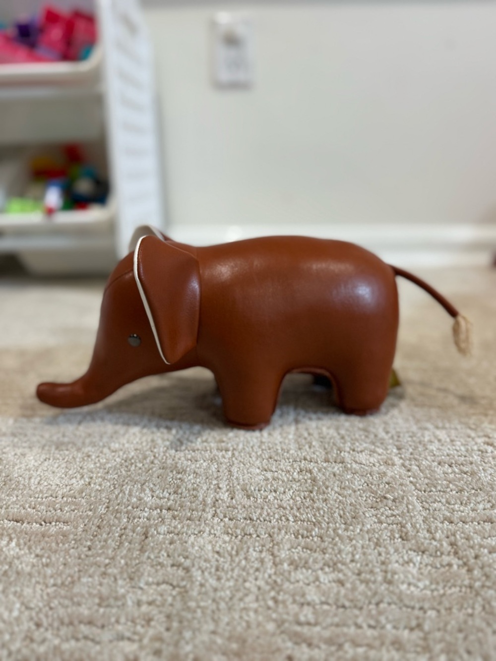 Zuny Brown Leather Hippo, Giraffe & Elephant Bookend Set - Picture 4 of 7